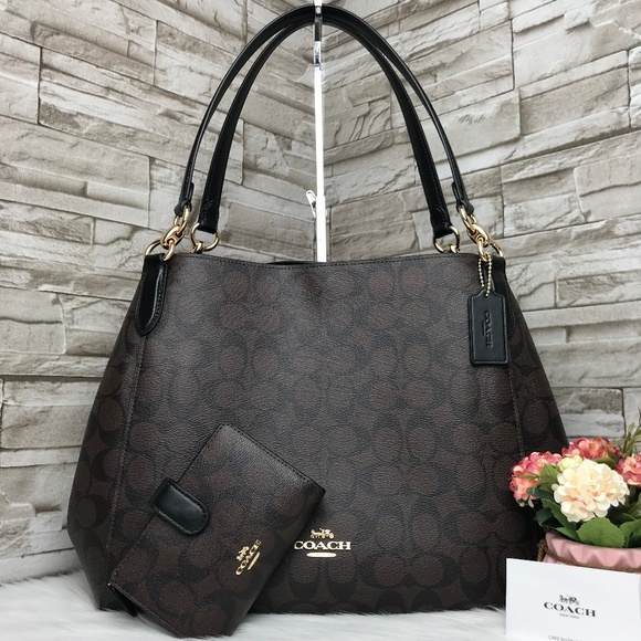 Coach Handbags - 👜COACH SET🌺HALLIE SHOULDER BAG & WALLET